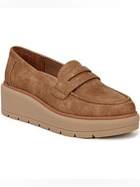Dr. Scholls Suede Platform Loafer in Brown